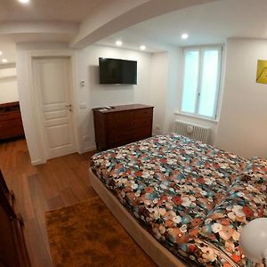 Camera con letto king size